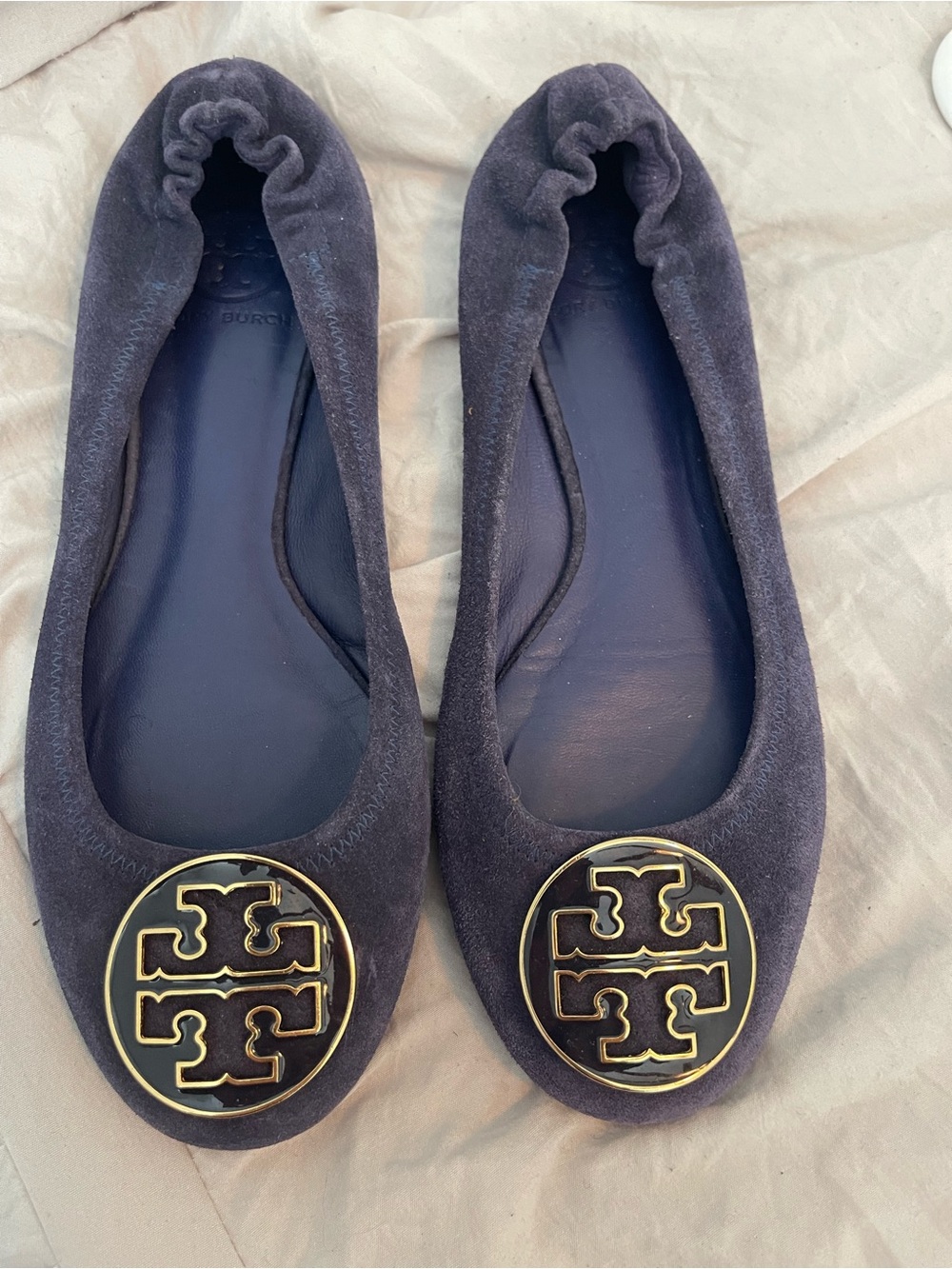 Tory Burch Suede Claire Ballet Flats Good Enamel Logo Medallion Size 7.5